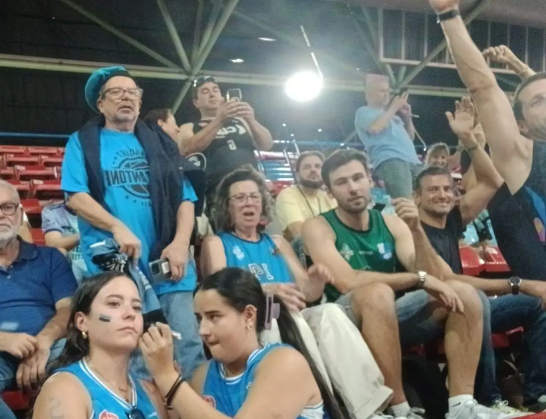 ¡Ambientazo en Sevilla! El Class Sant Antoni arropado hasta por su alcalde