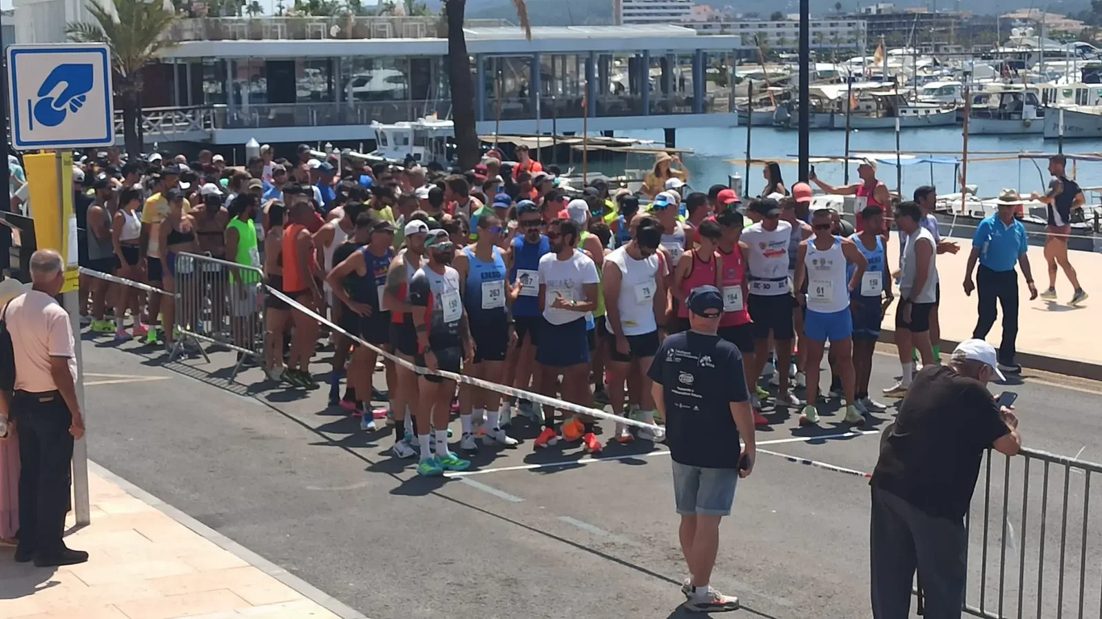 ¡Sant Antoni vibra con su Milla más pura!: El puerto se llena de zapatillas, sonrisas y auténtica pasión popular
