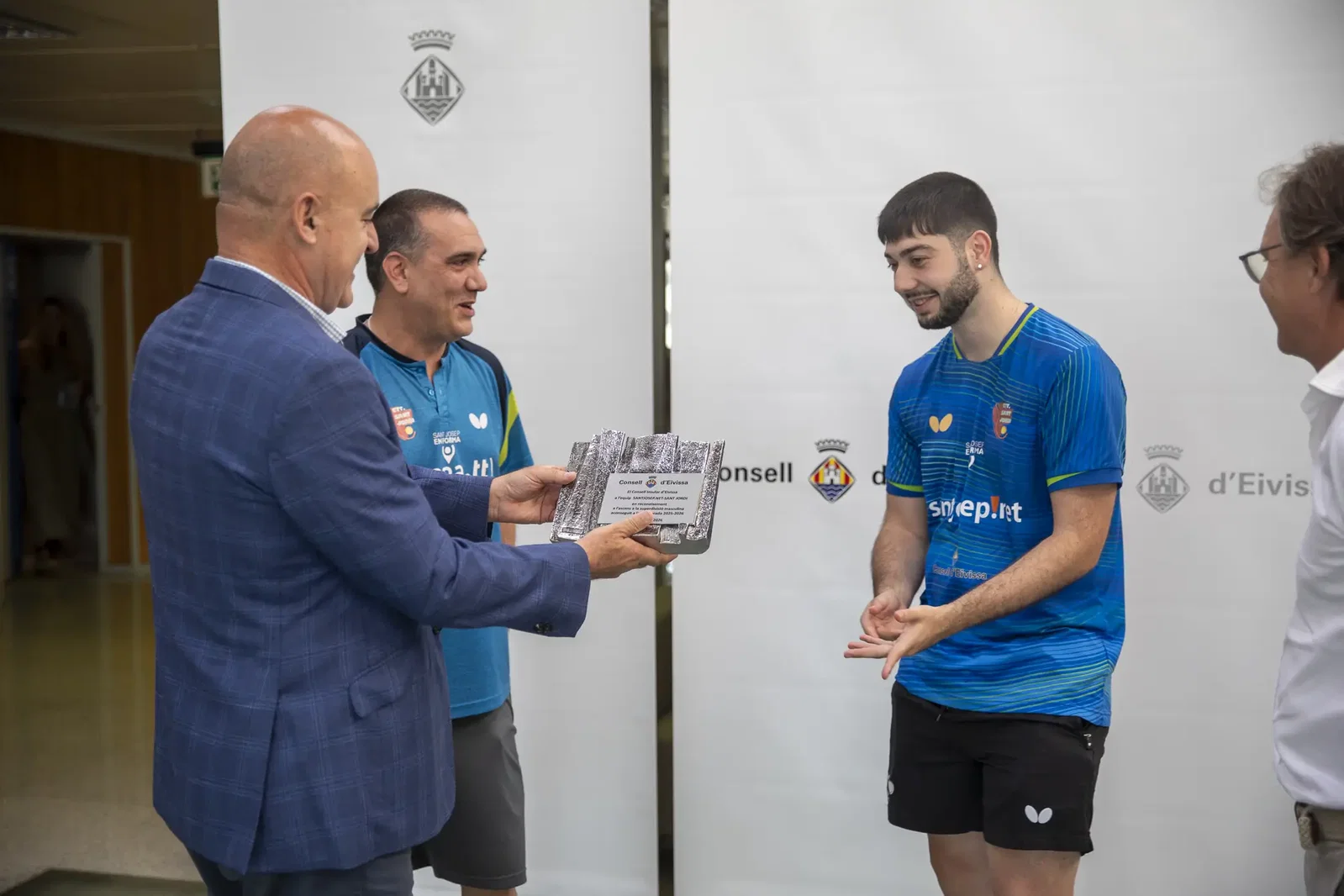 El Santjosep.net - Sant Jordi recibe un merecido reconocimiento tras reconquistar la Superdivisión