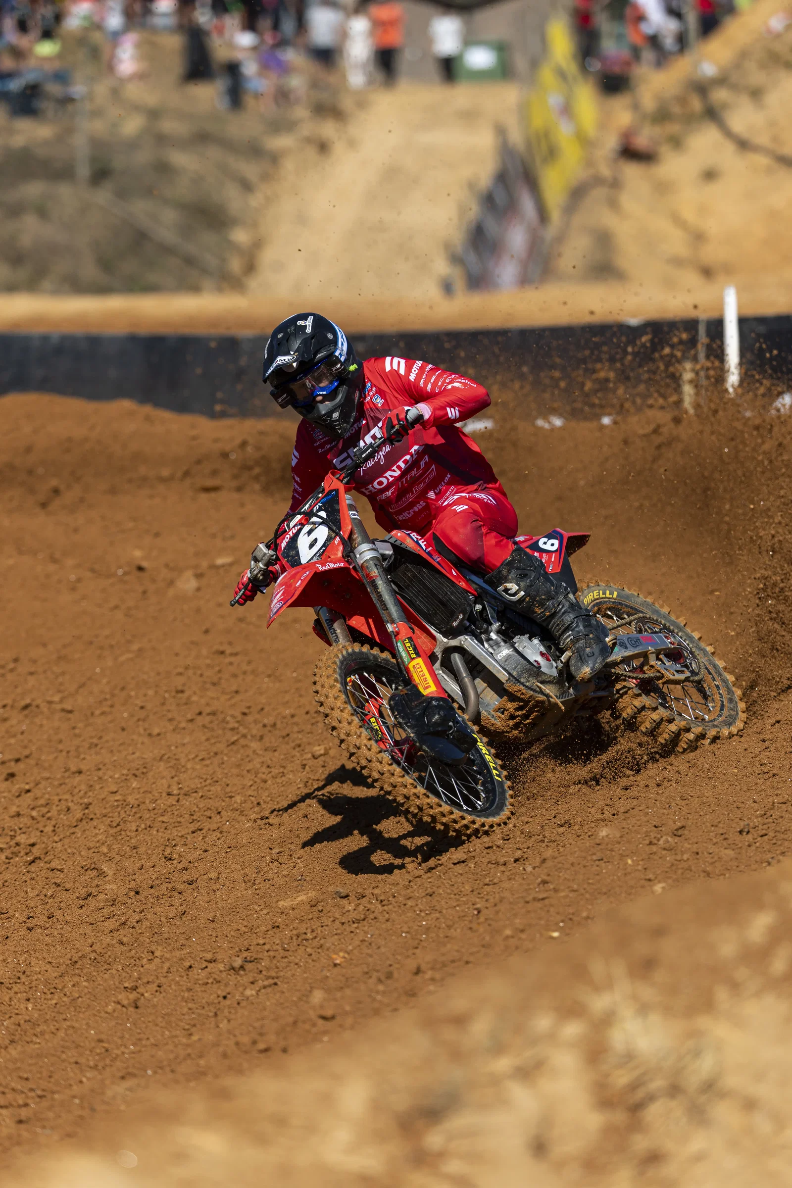 Elías Escandell renace en Portugal: de la camilla del fisio al podio del Europeo de Motocross