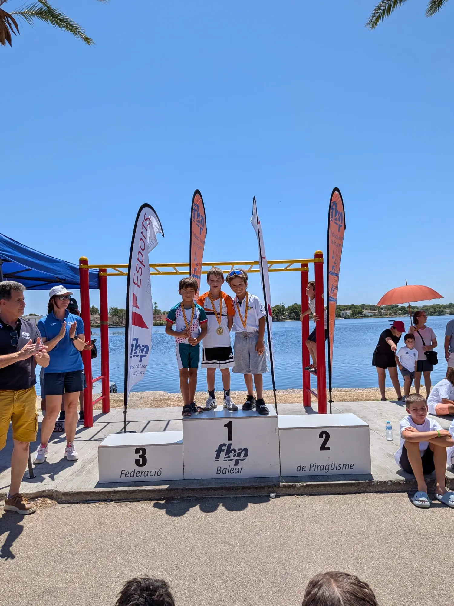 ¡Rumbo al Campeonato de España por todo lo alto! Exhibición de las jóvenes promesas del CNSA en el Lago Esperanza