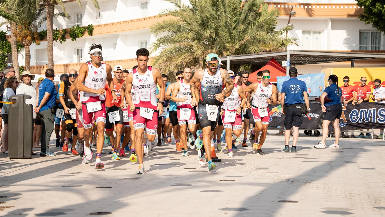 ¡Récord histórico en Figueretas! El Acuatlón Ciudad de Ibiza desborda pasión en su segunda cita