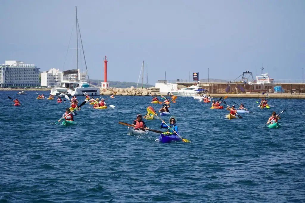 El Día de la Piragua del Club Nàutic Sant Antoni cumple XXV ediciones y se celebrará el 29 de agosto, en la bahía