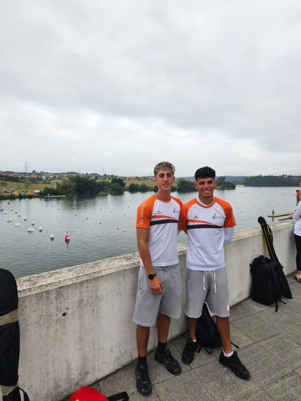Facundo González y Roy Kikozashvili afinan las palas: La dupla juvenil del Club Nàutic Sant Antoni pone a prueba sus meses de duro entrenamiento en K2