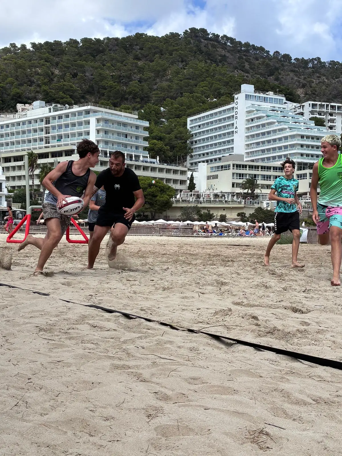 El rugby toma la playa de Cala Llonga con una nueva edición del Rugby Beach 26