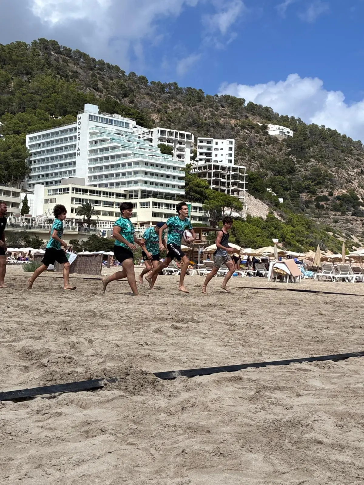 El rugby toma la playa de Cala Llonga con una nueva edición del Rugby Beach 26