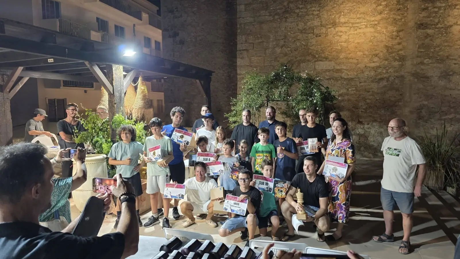 Noche mágica de ajedrez en Sant Antoni: Mariano Mayans triunfa ante la Gran Maestra Francesa Natacha Benmesbah