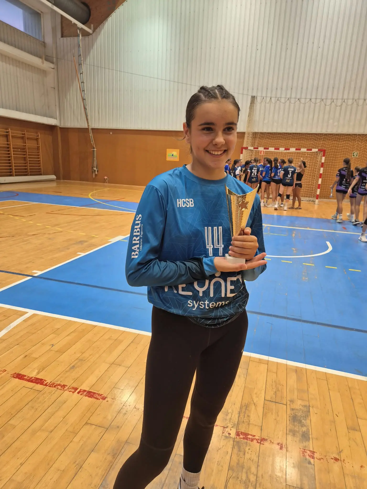 Paiporta en pista y Peña Deportiva en la arena brillan en un II Torneo de Balonmano Femenino de gran éxito organizativo