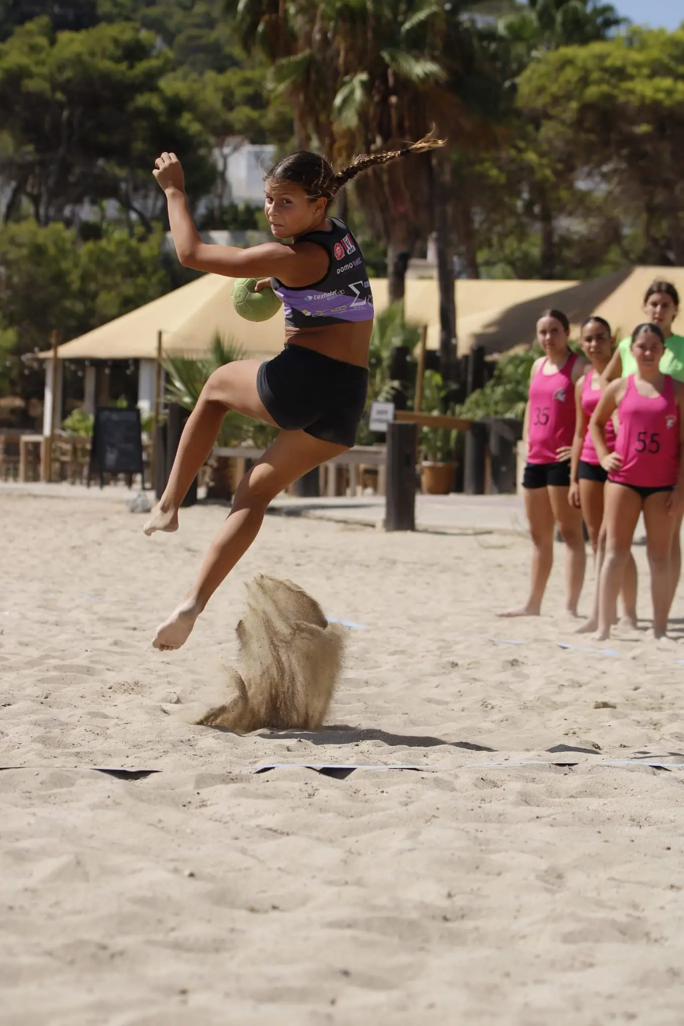 Paiporta en pista y Peña Deportiva en la arena brillan en un II Torneo de Balonmano Femenino de gran éxito organizativo