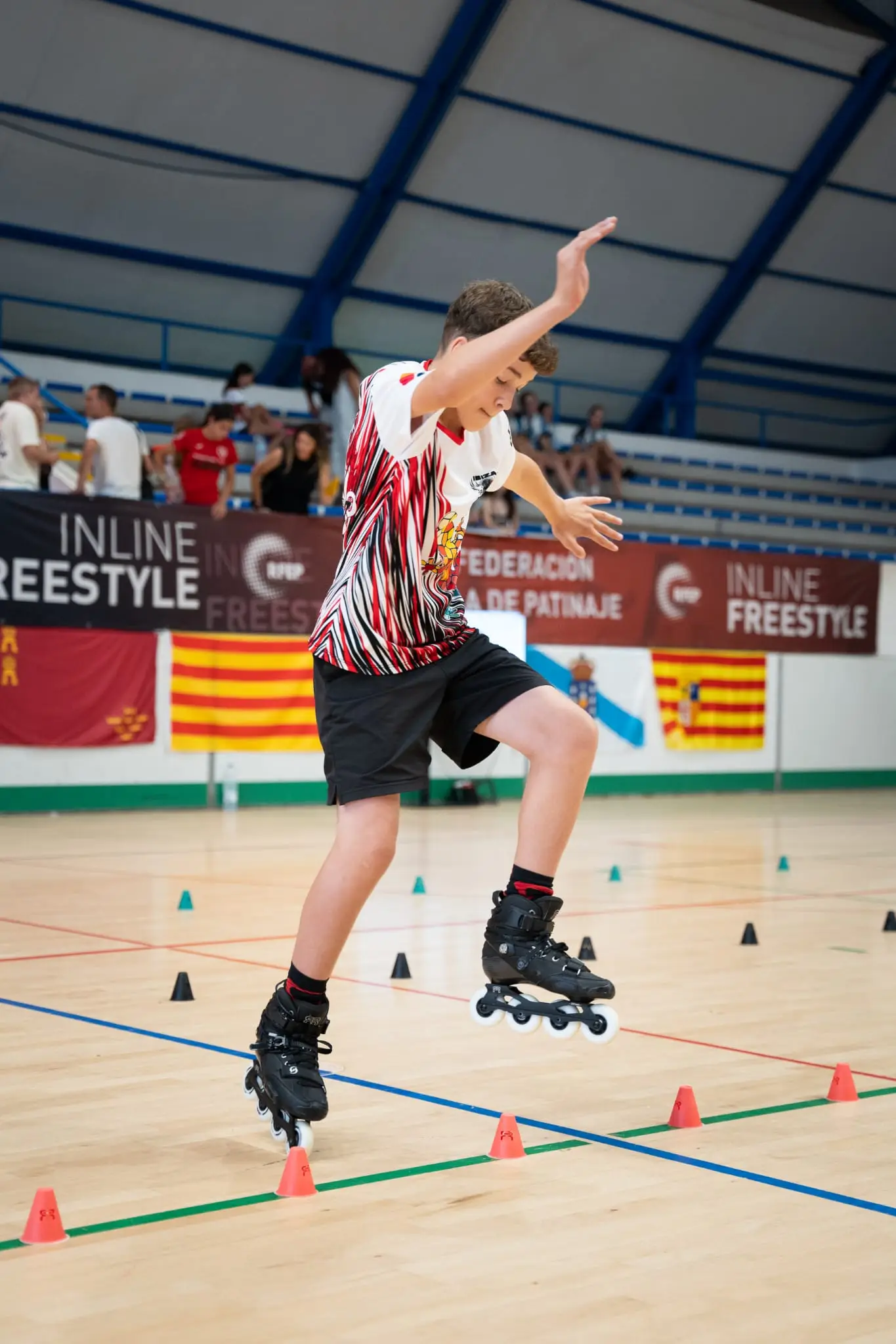 Cinco podios internacionales con 14 años, pese a entrenar sin un espacio específico de inline freestyle en Ibiza
