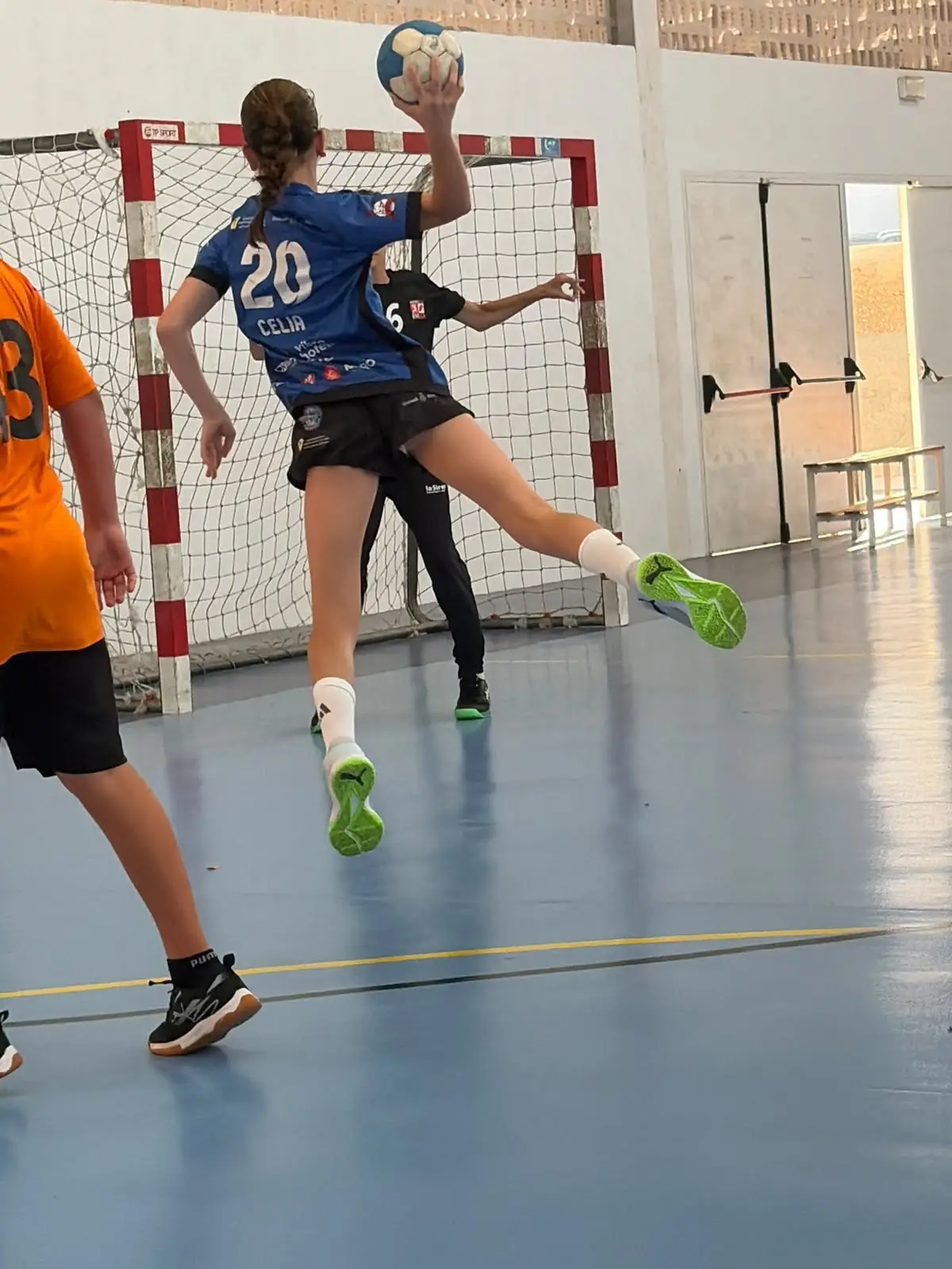 ¡El HC Puig d'en Valls pone rumbo a la península! Cadetes e infantiles desembarcan en el Torneig Sant Llorenç