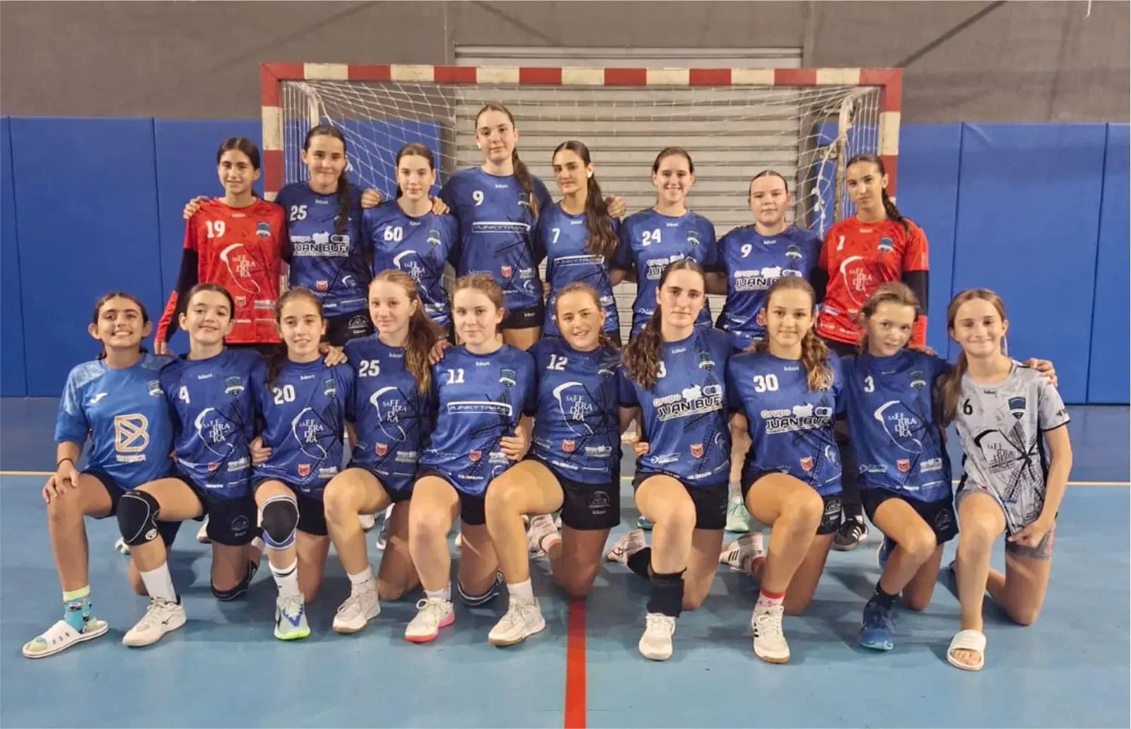 Gran experiencia del HC Puig d'en Valls en el Torneo Sant Llorenç: piña, rodaje y mucho balonmano