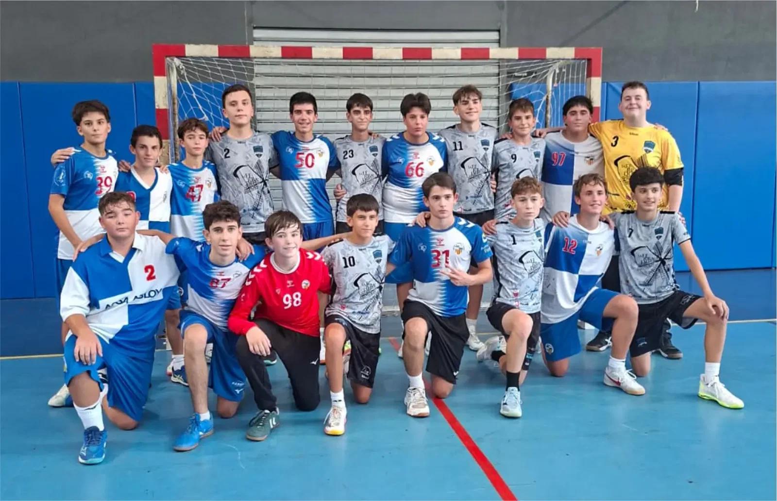 Gran experiencia del HC Puig d'en Valls en el Torneo Sant Llorenç: piña, rodaje y mucho balonmano