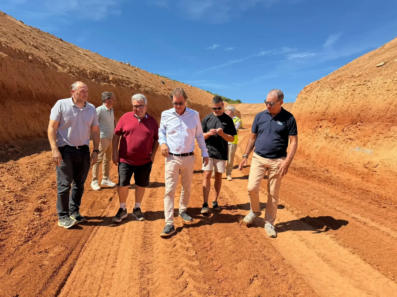 Paso de gigante en sa Coma: el Consell y diseñadores del Mundial de Motocross perfilan el nuevo circuito ibicenco