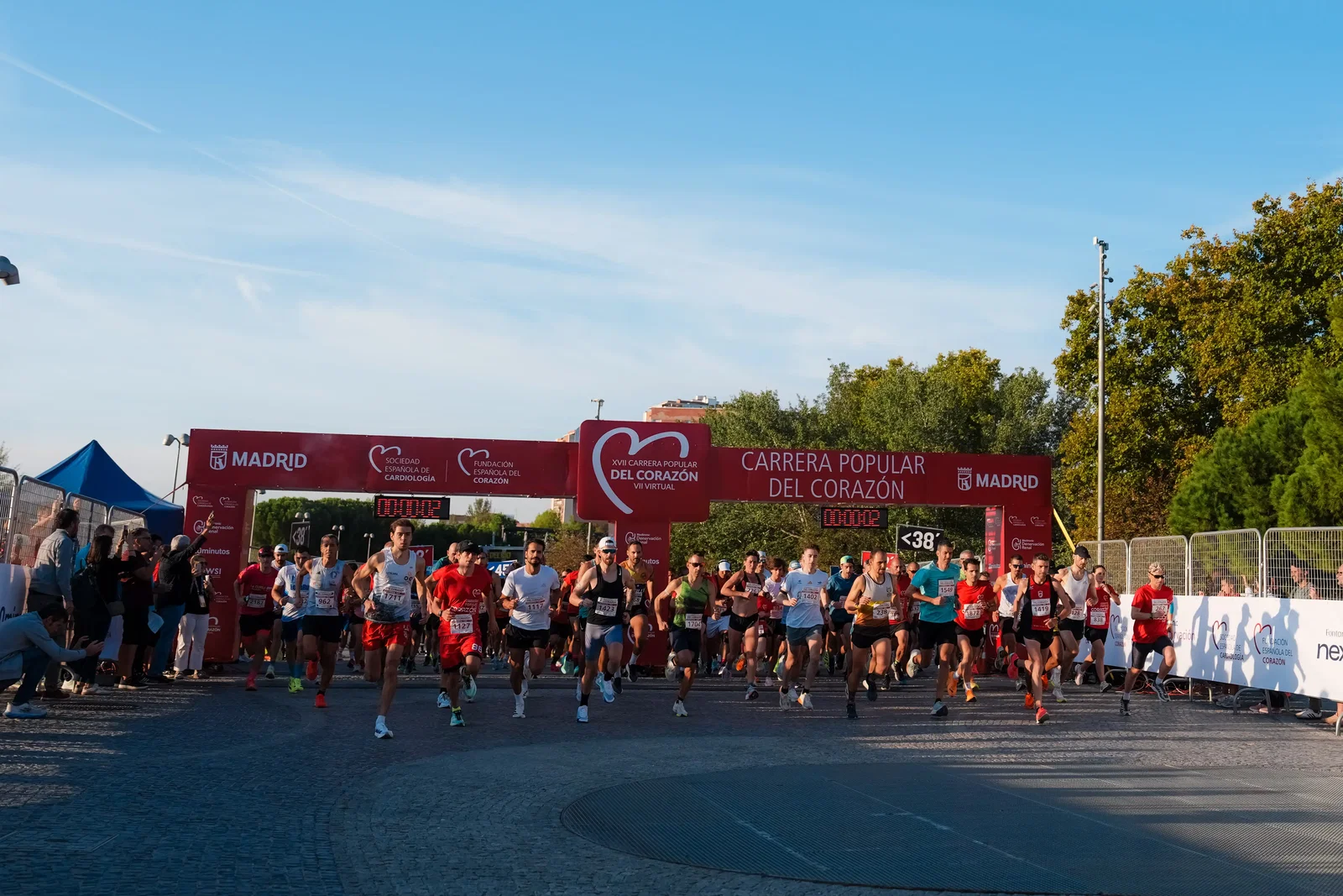Cerca de 4.500 personas se unen al latido de la Carrera Popular del Corazón