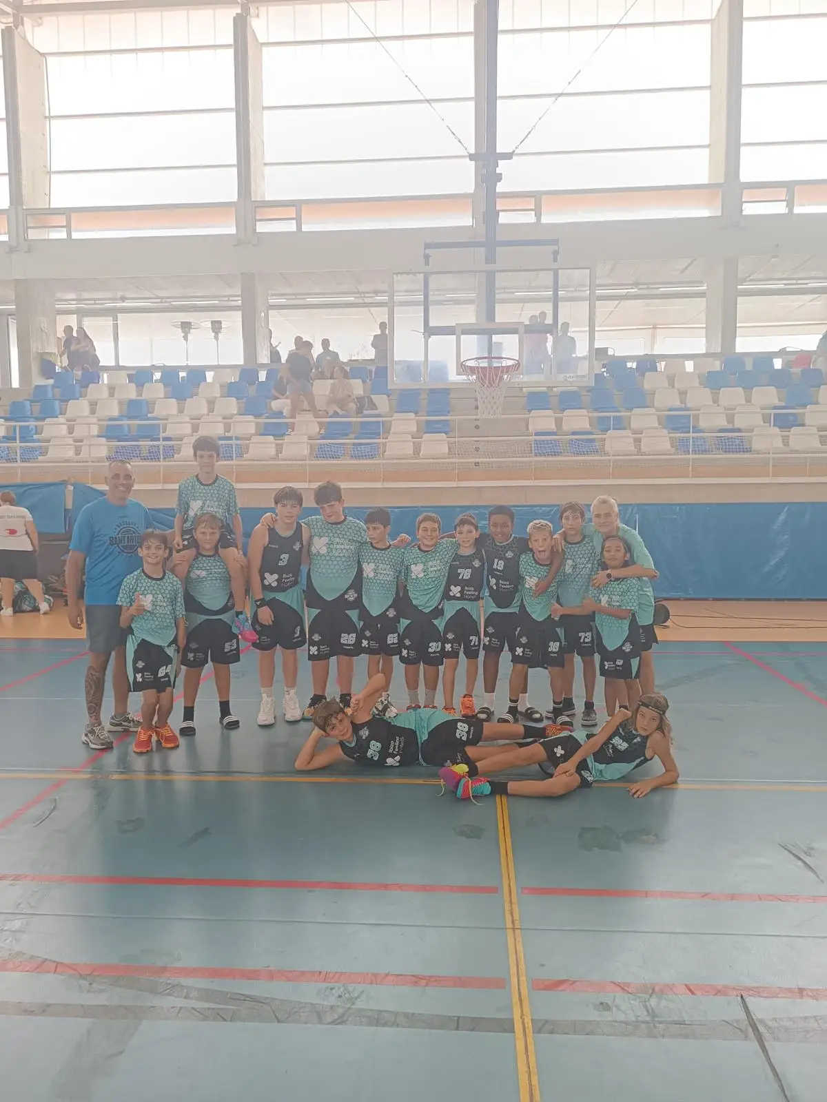La cantera masculina del Bàsquet Sant Antoni continúa creciendo en una jornada de buenos resultados y aprendizaje