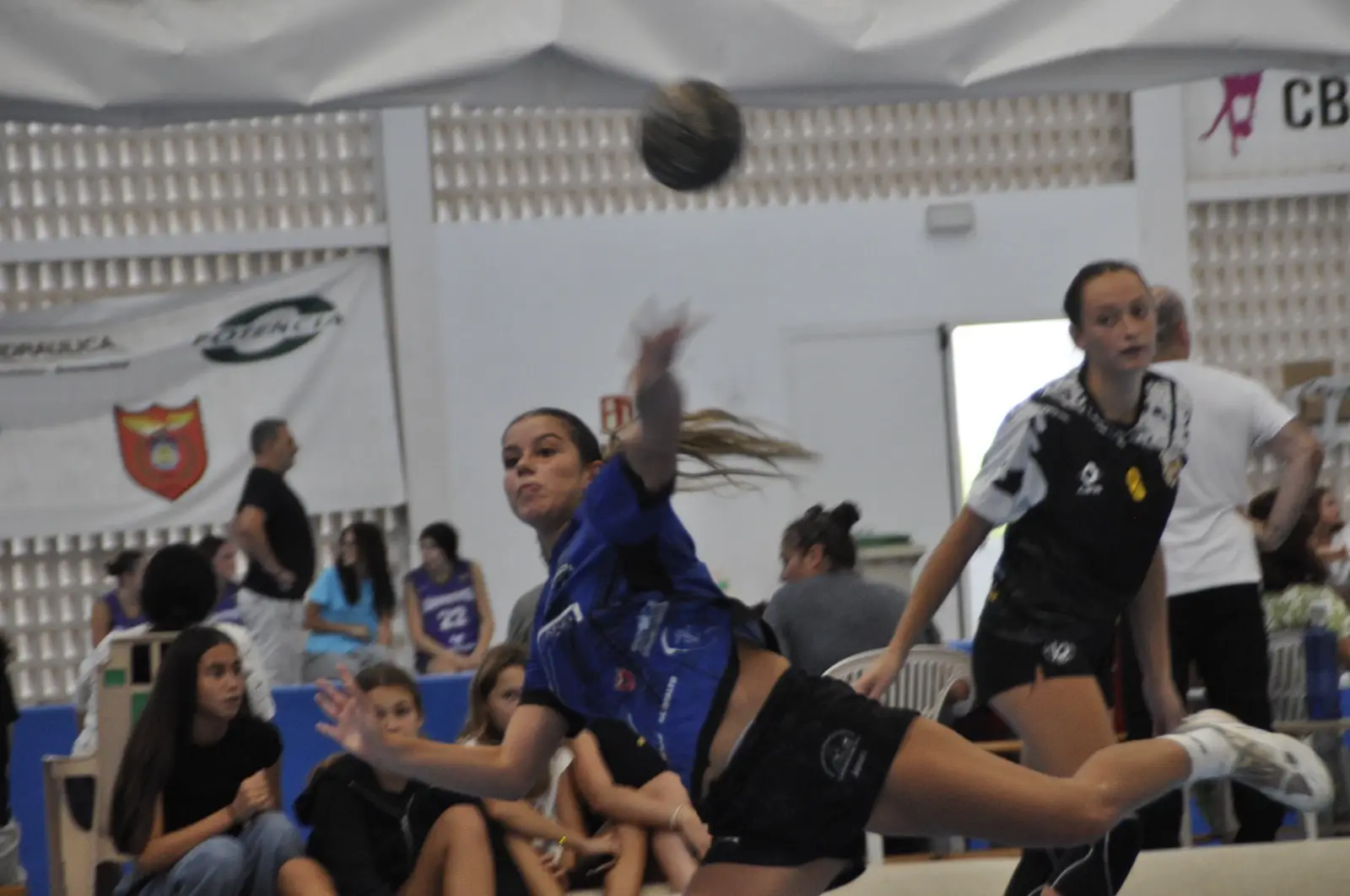 Prometedor empate del Punkytrans Puchi Juvenil en el amistoso contra el senior de la Peña Deportiva