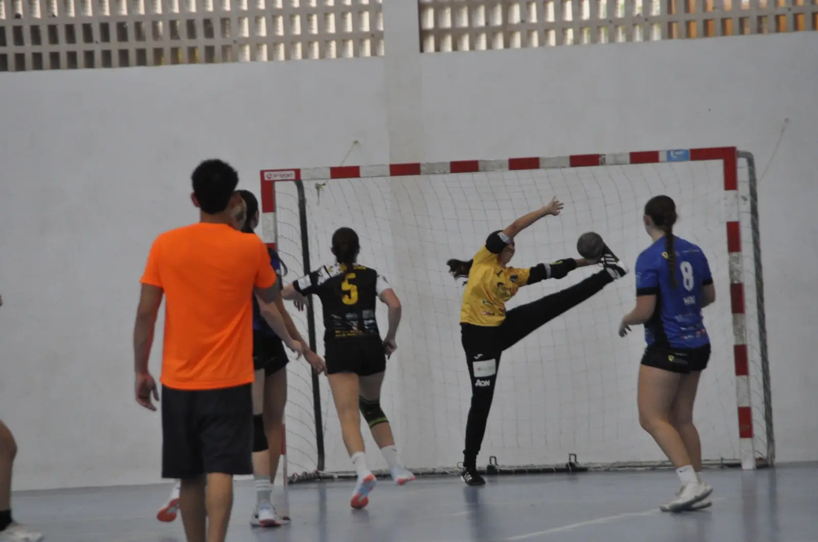 Prometedor empate del Punkytrans Puchi Juvenil en el amistoso contra el senior de la Peña Deportiva