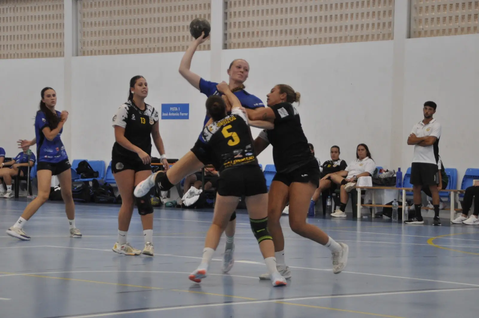 Prometedor empate del Punkytrans Puchi Juvenil en el amistoso contra el senior de la Peña Deportiva