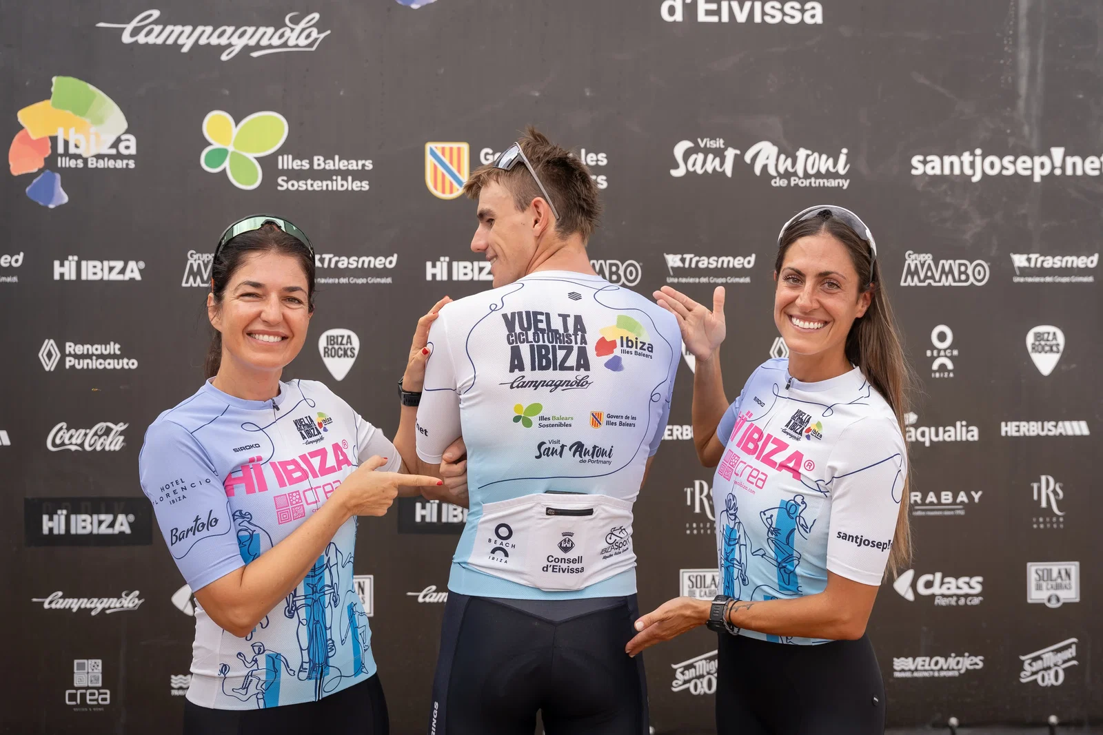 La Vuelta Cicloturista a Ibiza Campagnolo rompe récords con 179 mujeres y 68 ciclistas adaptados