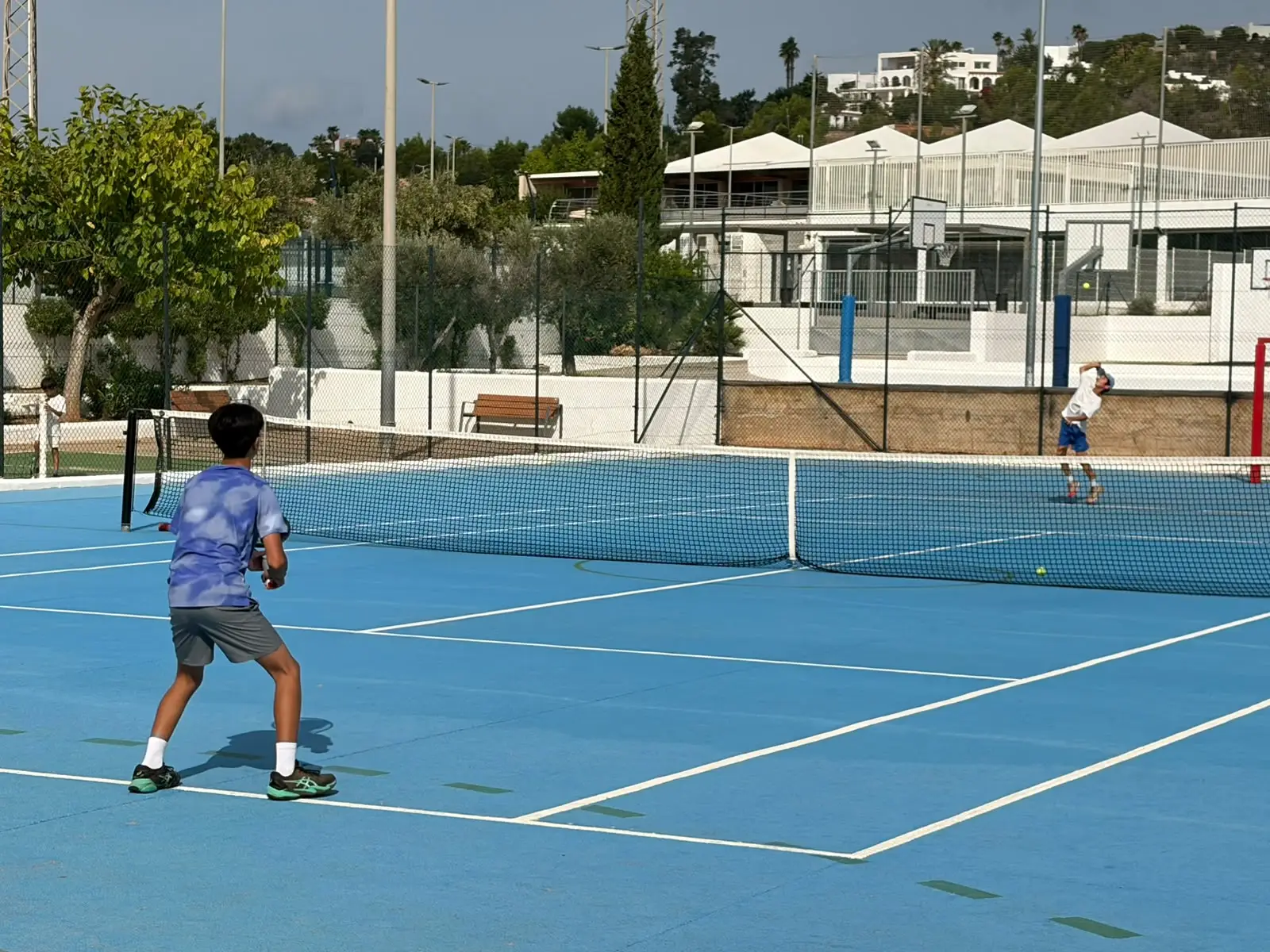 Sant Antoni acoge con éxito el II Torneo Balearic Security and Protection: El tenis ibicenco muestra su mejor versión