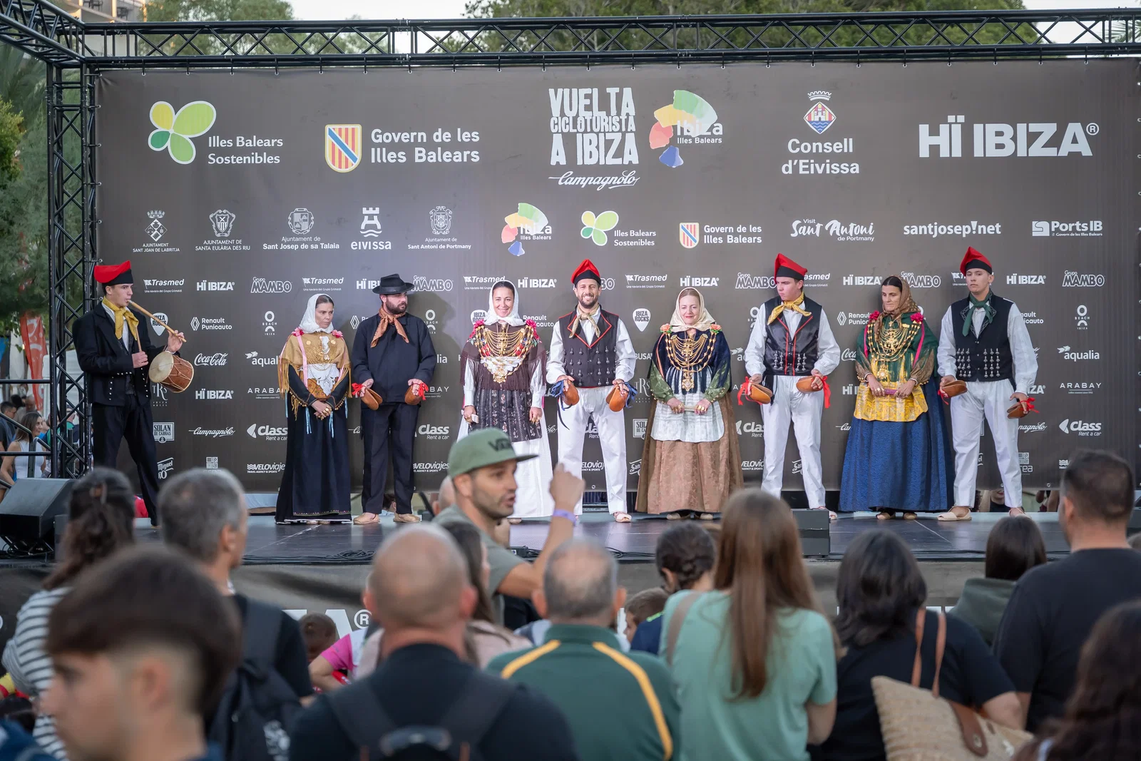 La Vuelta Cicloturista a Ibiza Campagnolo arranca por todo lo alto