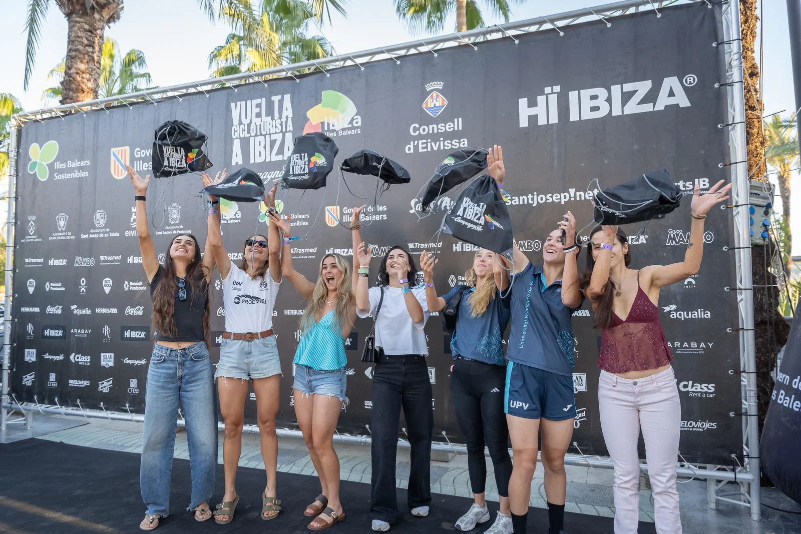 La Vuelta Cicloturista a Ibiza Campagnolo arranca por todo lo alto
