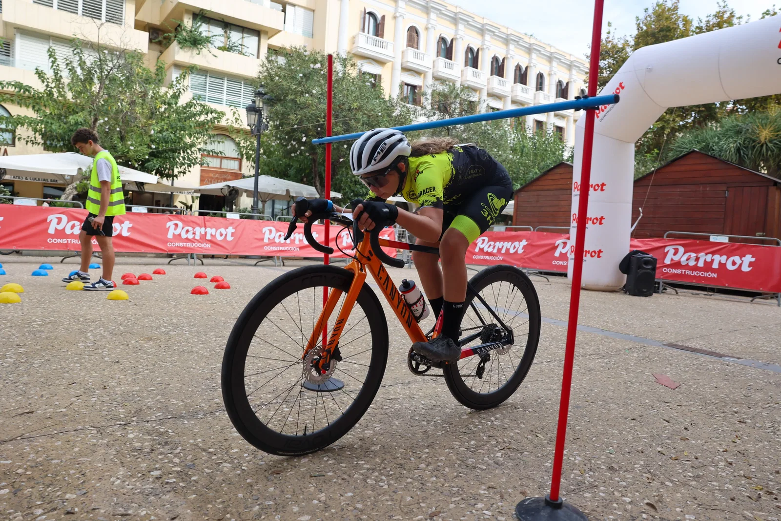 Los jóvenes ciclistas toman Ibiza en el estreno de la Vuelta Ibiza Ciclismo Base by Parrot