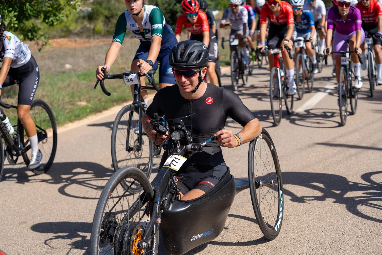La etapa más larga de la Vuelta Cicloturista a Ibiza Campagnolo pone a prueba la resistencia de los participantes