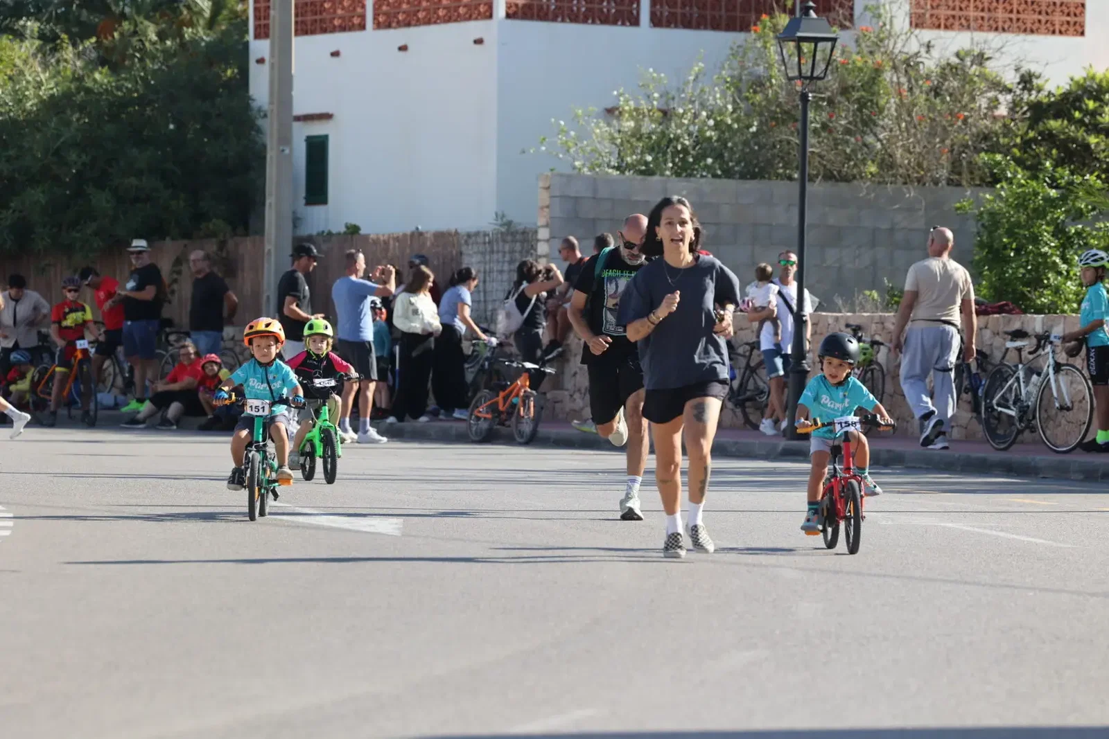 La Vuelta Ibiza Ciclismo Base by Parrot vive en Sant Josep una segunda jornada de máxima velocidad