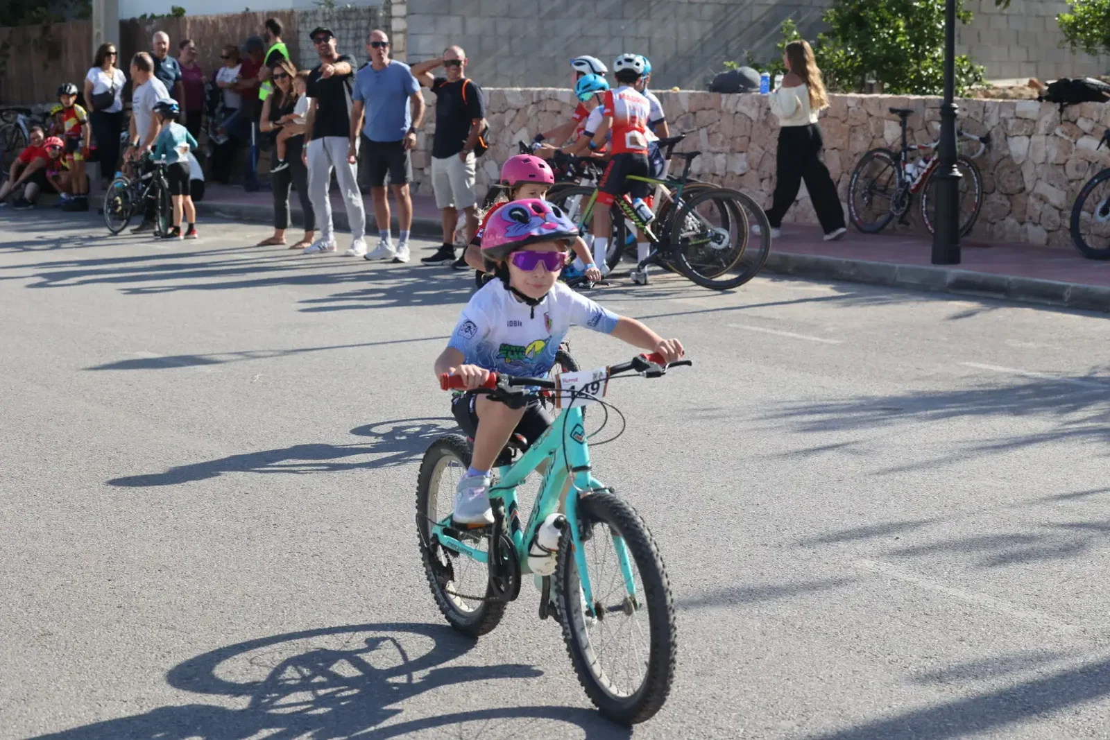 La Vuelta Ibiza Ciclismo Base by Parrot vive en Sant Josep una segunda jornada de máxima velocidad