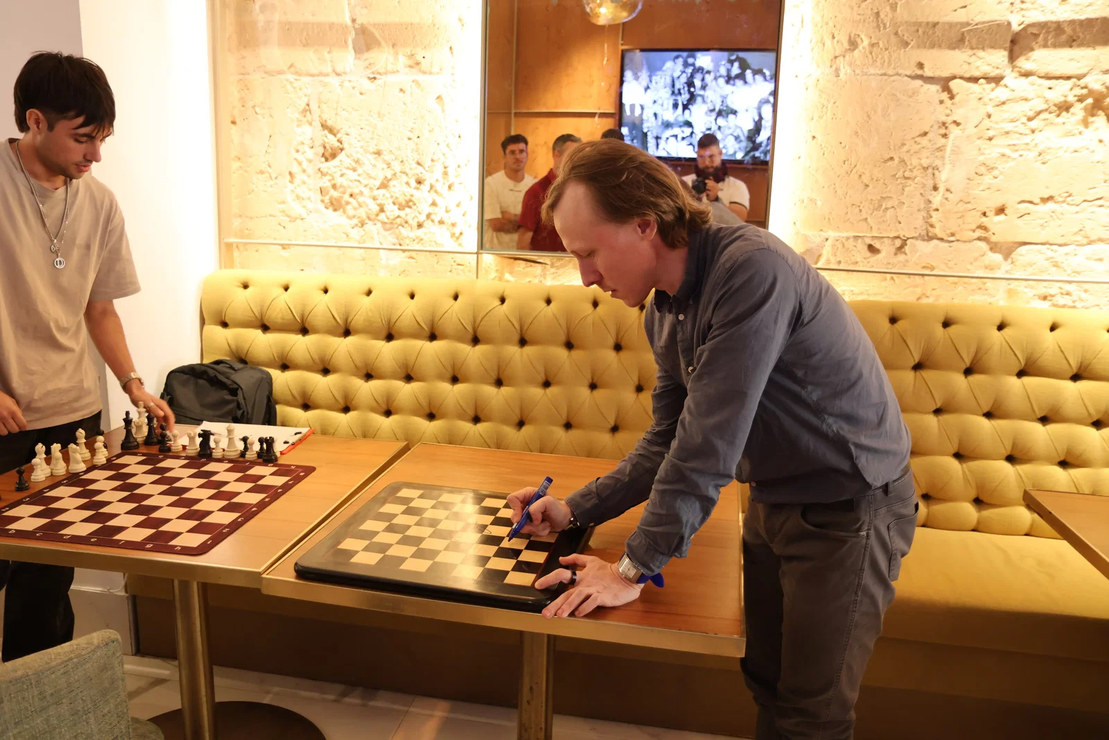 Un campeón del mundo de ajedrez vuelve a jugar en Ebusus 40 años después