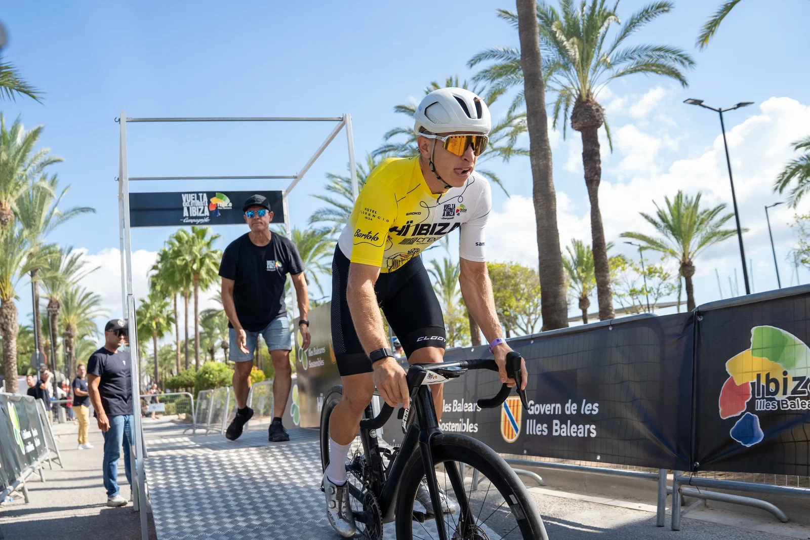 Ibiza reúne a todas las generaciones del ciclismo en un final para recordar