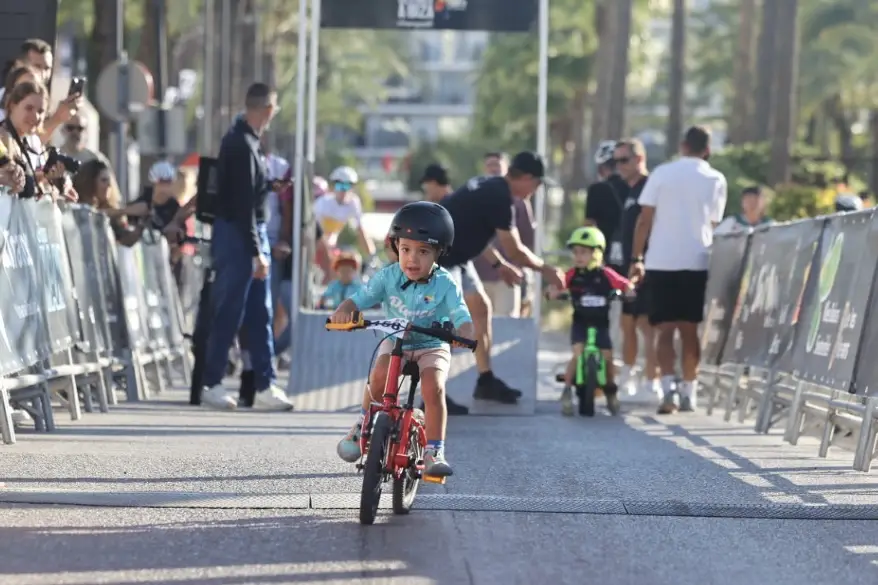 Sant Antoni corona a los protagonistas de la Vuelta a Ibiza Ciclismo Base by Parrot