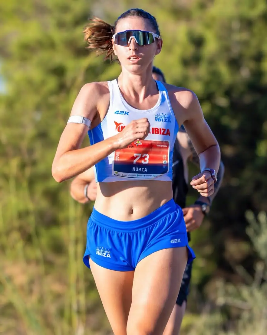 Compañerismo, un debut de ensueño y victoria absoluta: El espectacular paso del Club Atletismo Ibiza por la 15K Formentera Sunset Run