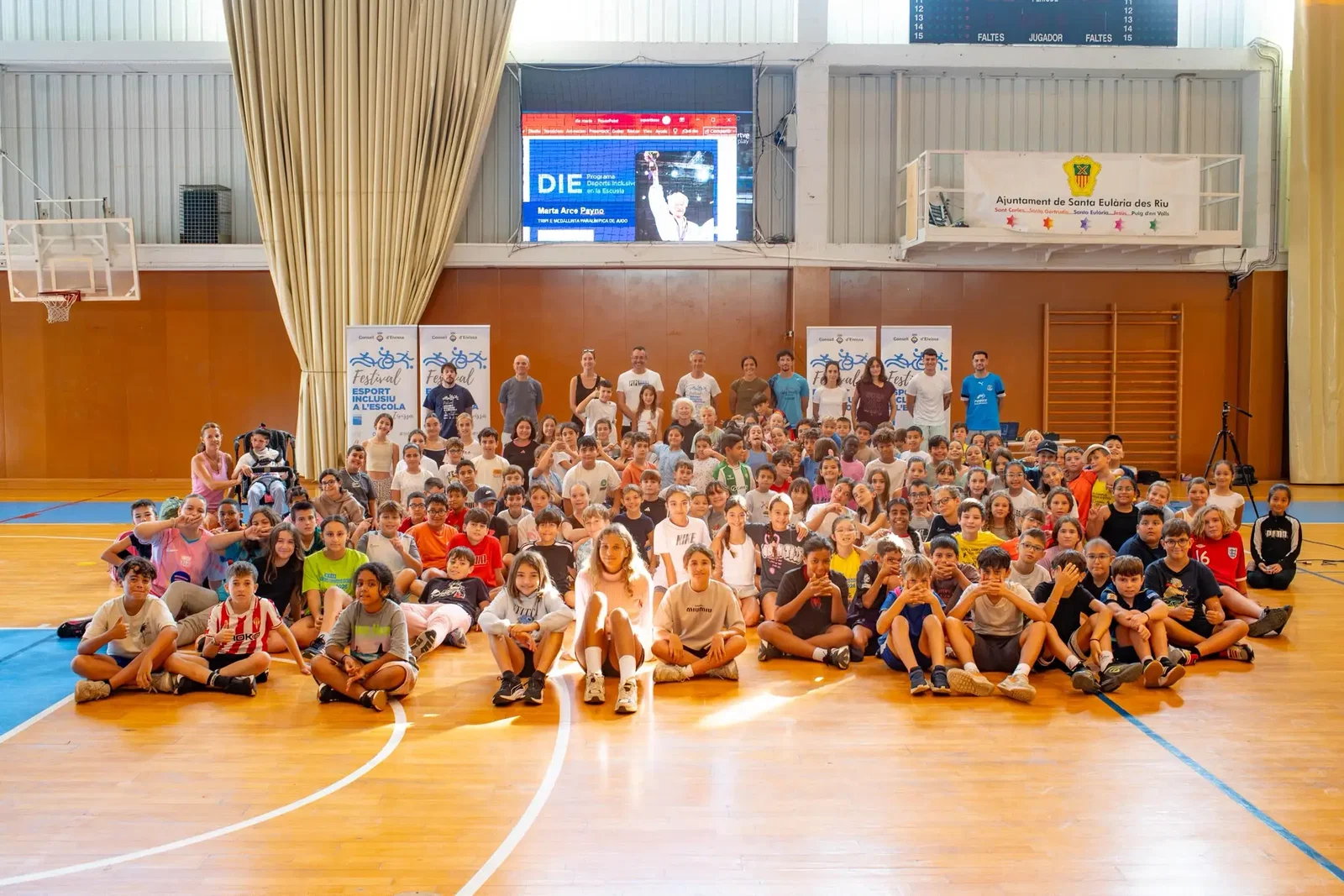 Marta Arce inspira a los más jóvenes en Santa Eulària en el arranque del sexto programa de Deporte Inclusivo en la Escuela