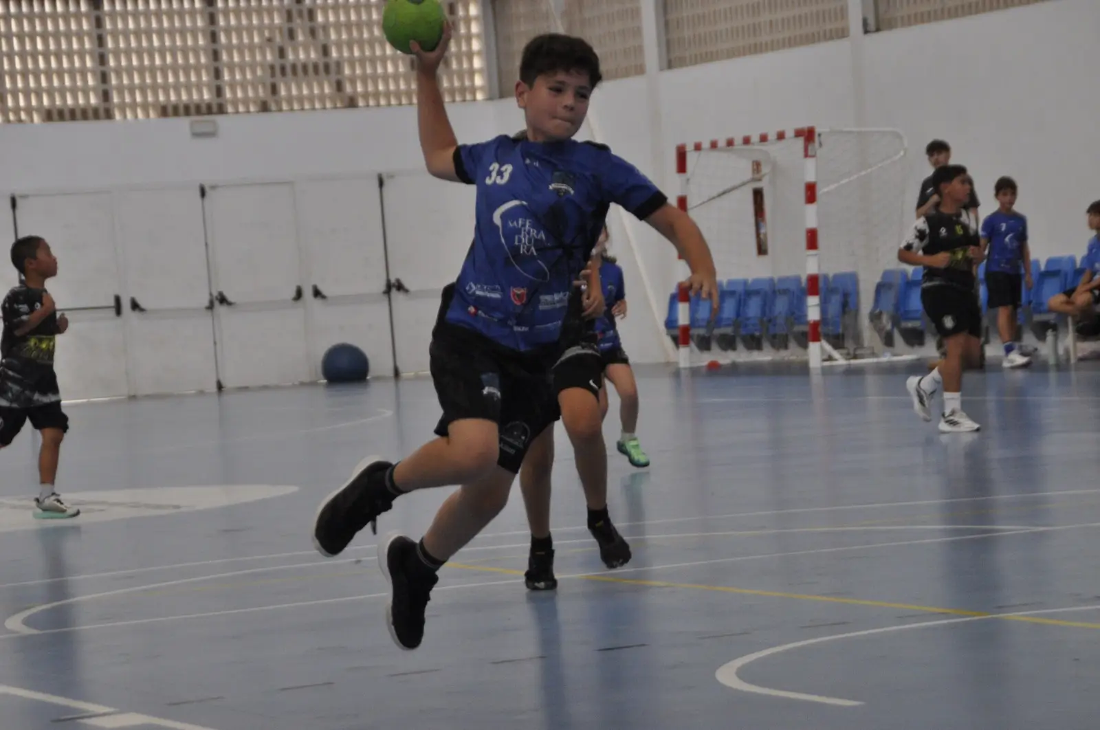 Fluidez, defensa y goles: el alevín mixto Excavaciones Moya Puchi no da opciones al CEIP Santa Eulària en la Copa L'EEE