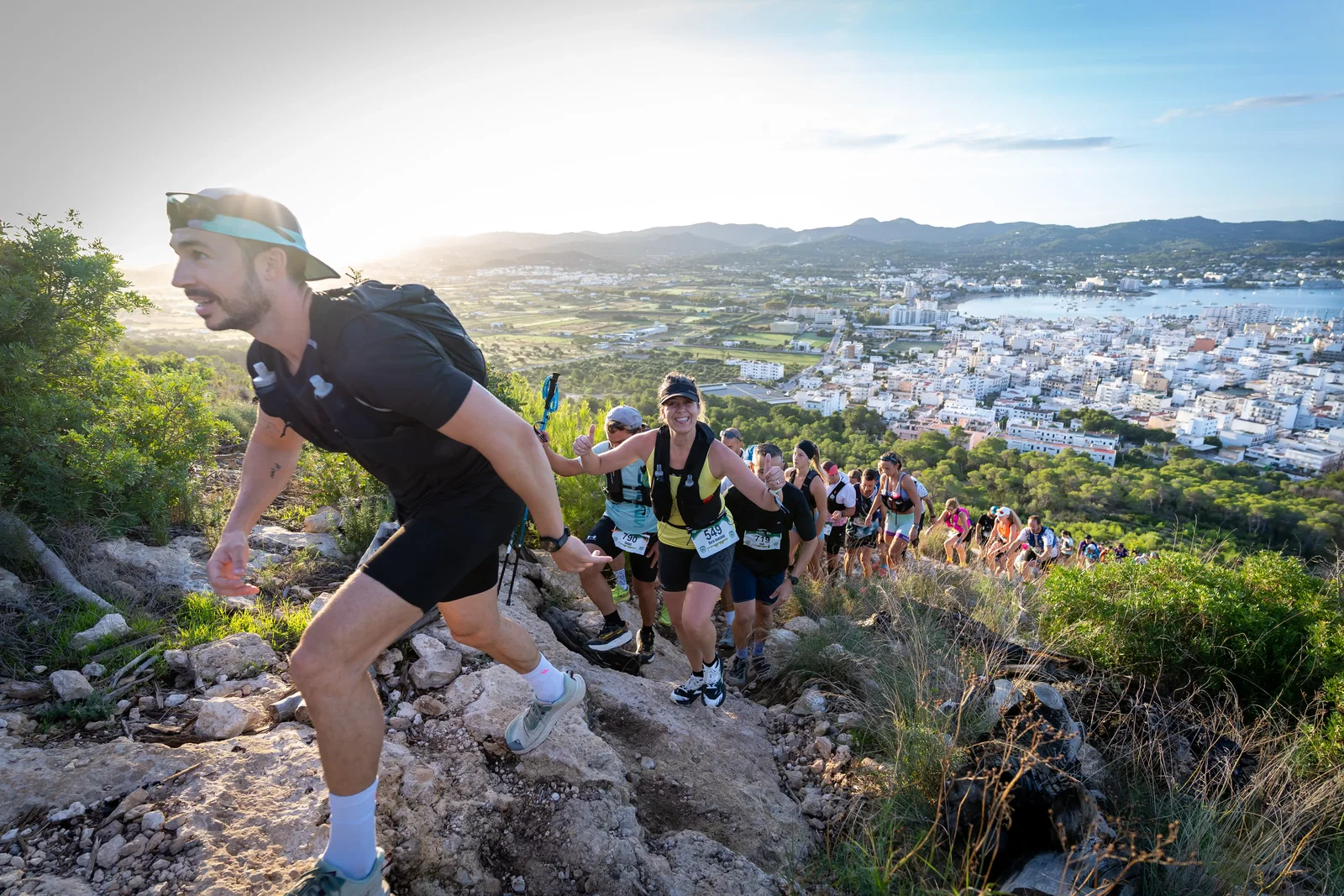 Wiliam Aveiro y Sara Lorenzo ganan la Maratón de una Ibiza Trail Maratón Festival de récord