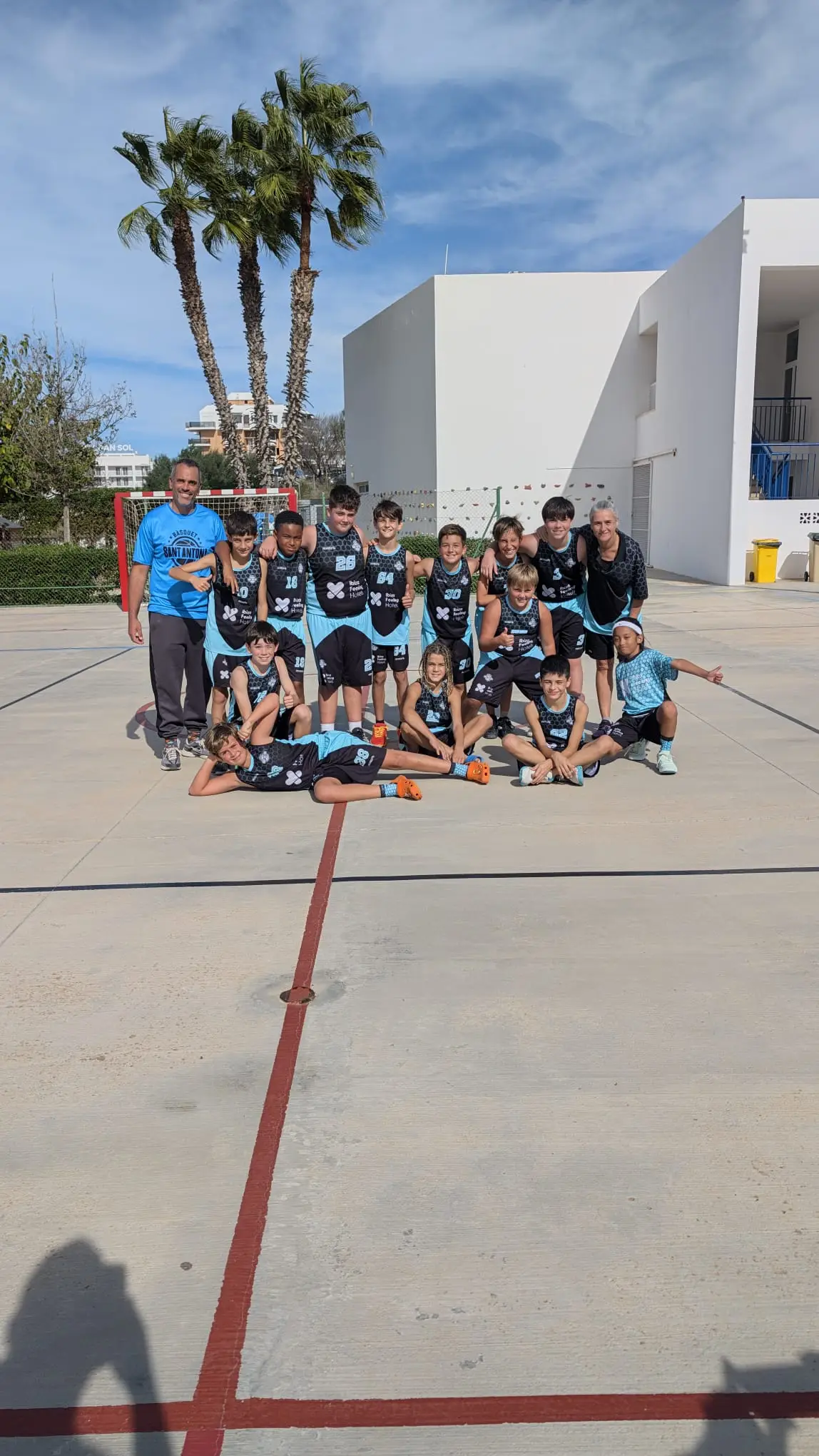 La cantera masculina del Bàsquet Sant Antoni continúa dando pasos adelante en una jornada de evolución, victorias y nuevas oportunidades