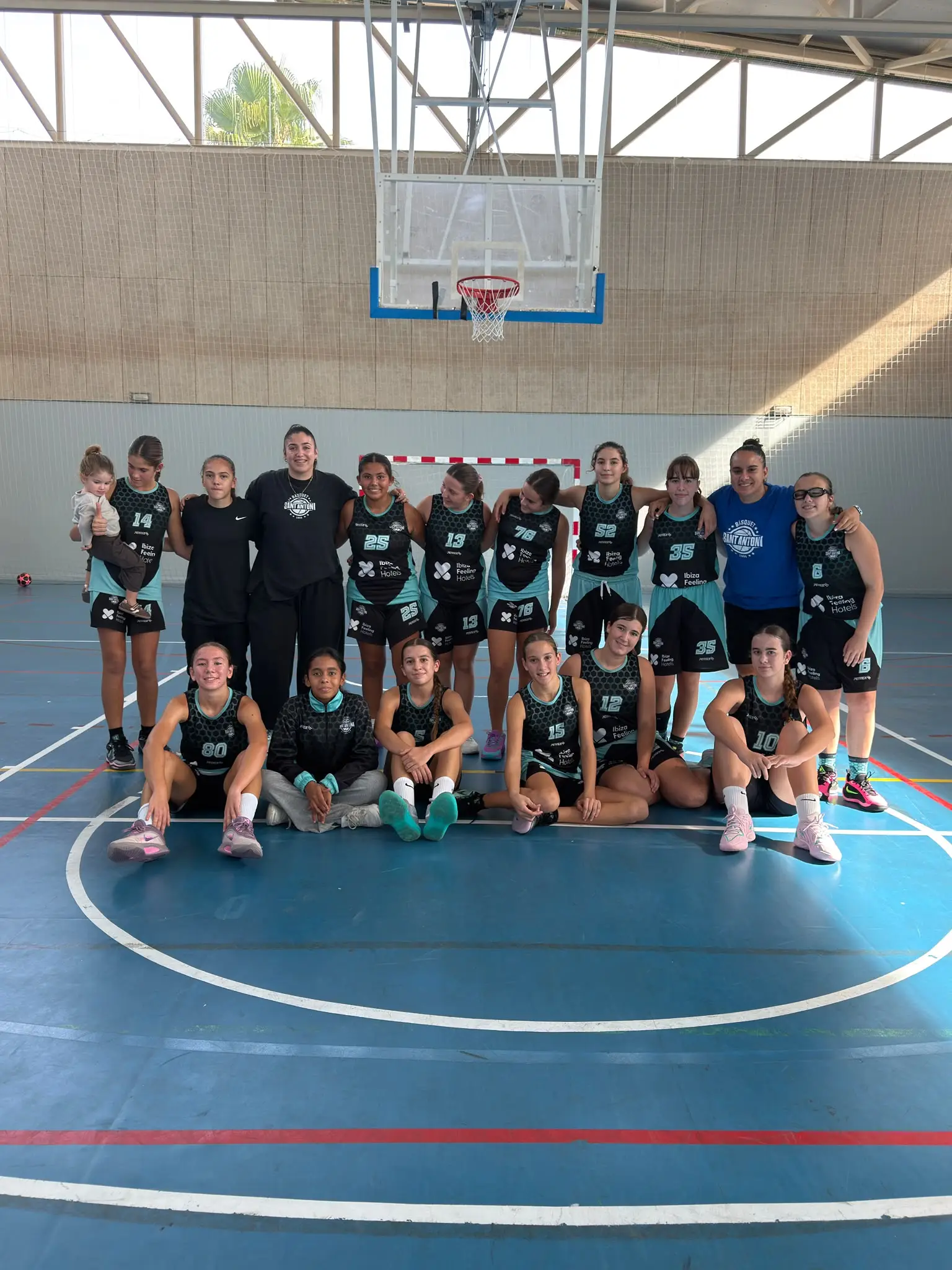 La cantera femenina del Bàsquet Sant Antoni sigue demostrando que el verdadero éxito está en la evolución de sus jugadoras