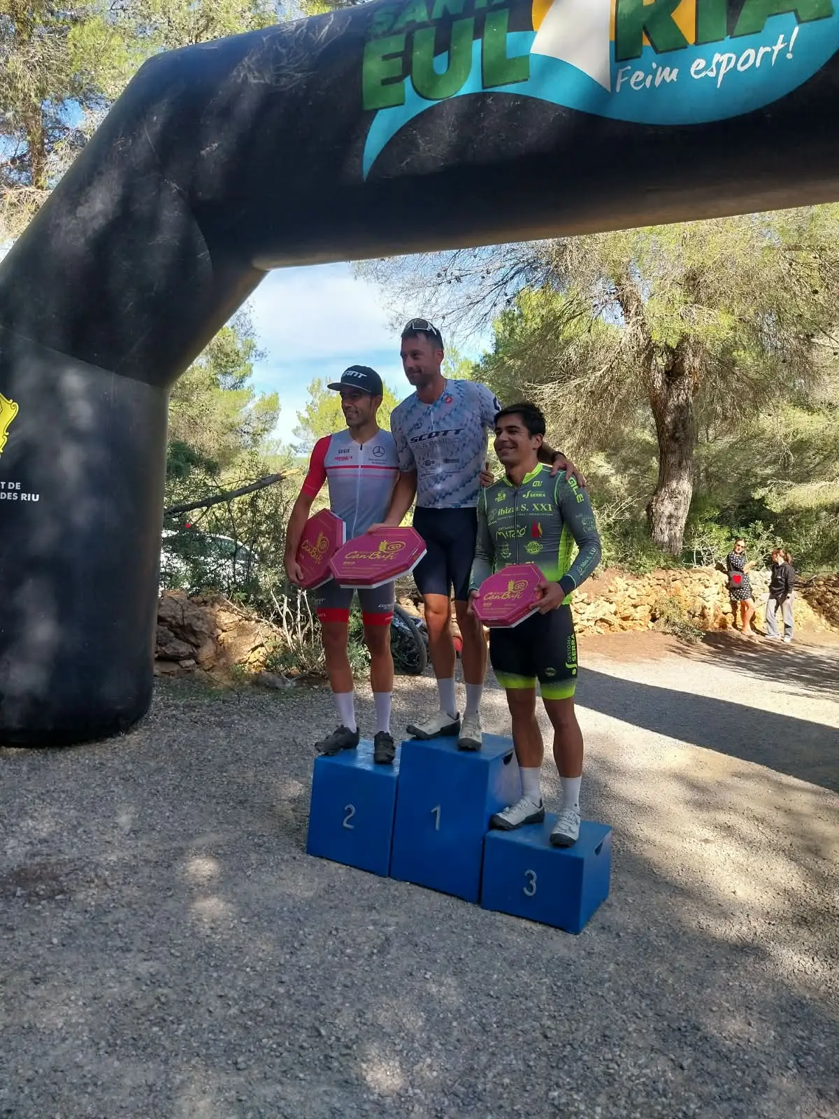 Marc Torres vuela en la BTT de San Carlos y se lleva la victoria absoluta