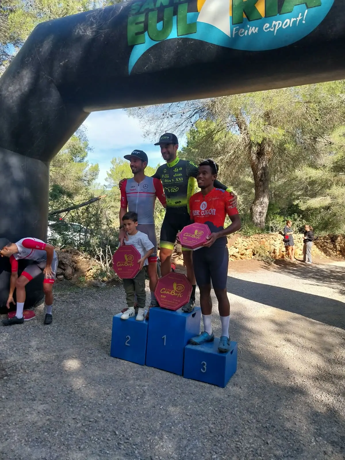 Marc Torres vuela en la BTT de San Carlos y se lleva la victoria absoluta
