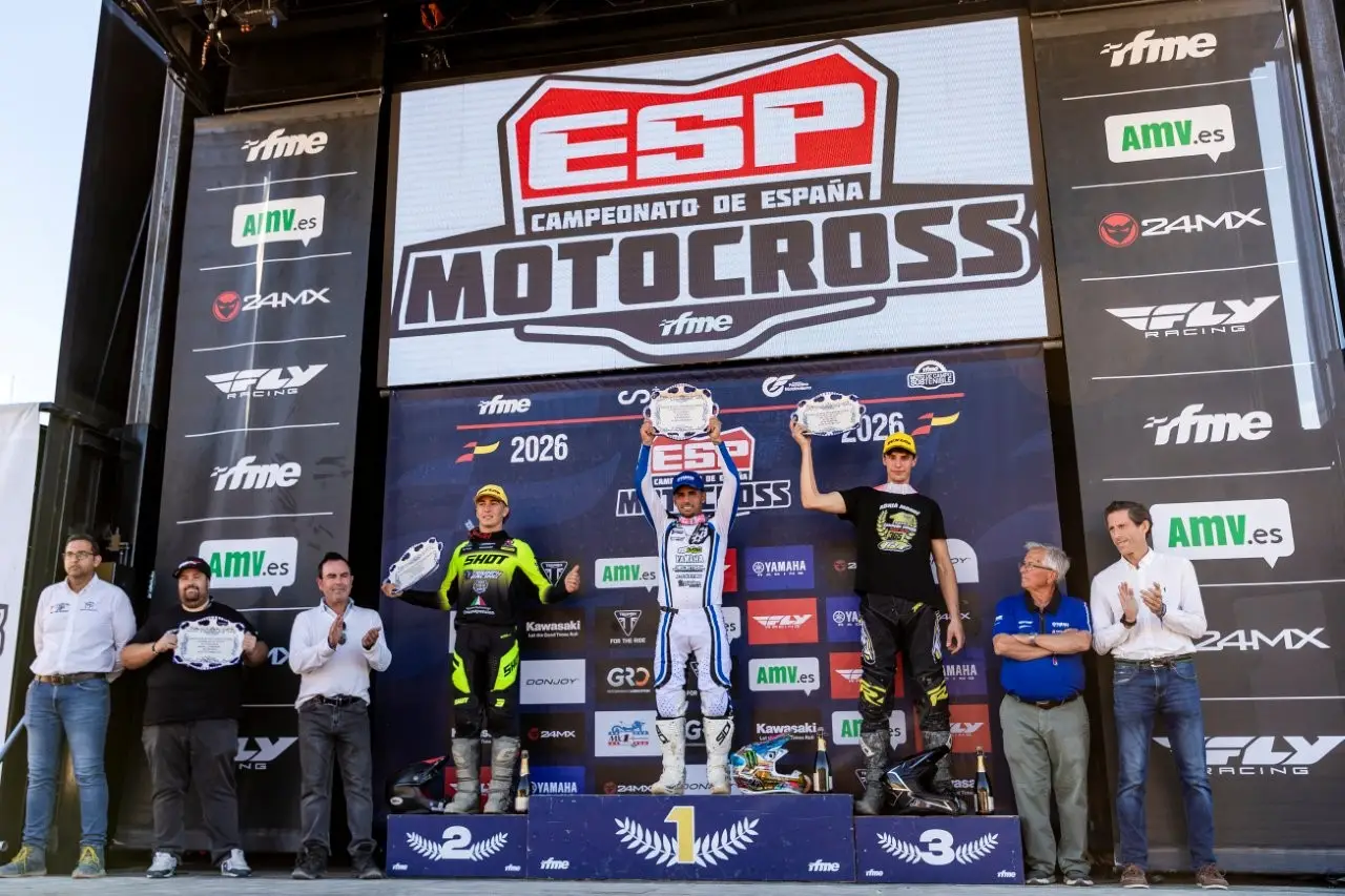 Elías Escandell brilla con Triumph y consigue un magnífico segundo puesto en la final del Campeonato de España de Motocross en Talavera