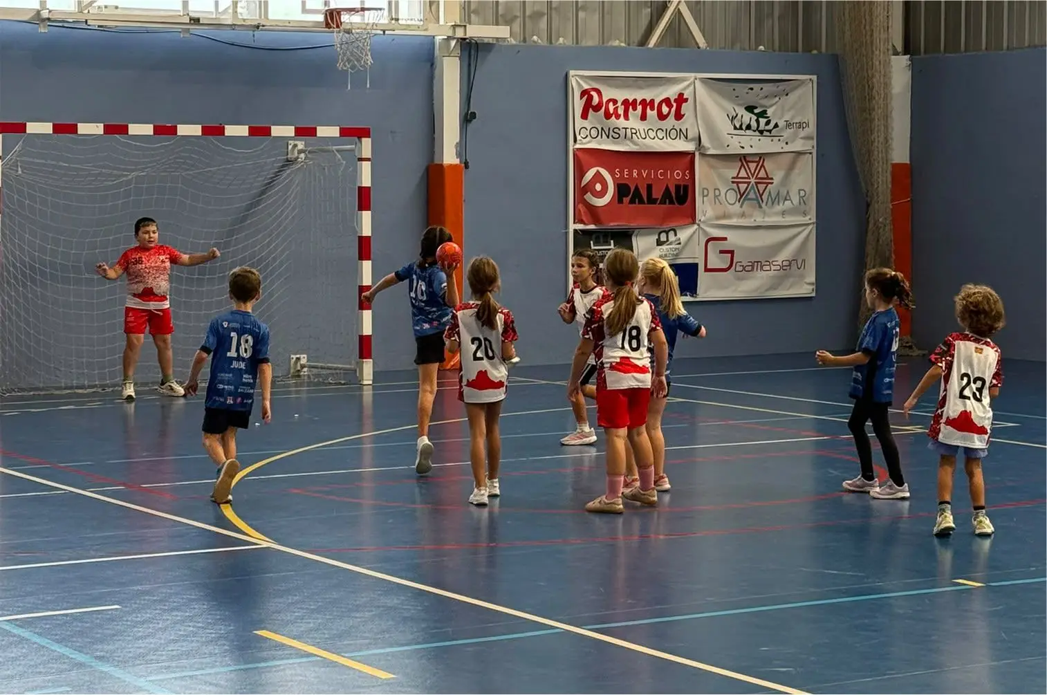 El Sa Ferradura Puchi Prebenjamín Mixto representa los valores formativos del club en el Polideportivo Joan XXIII