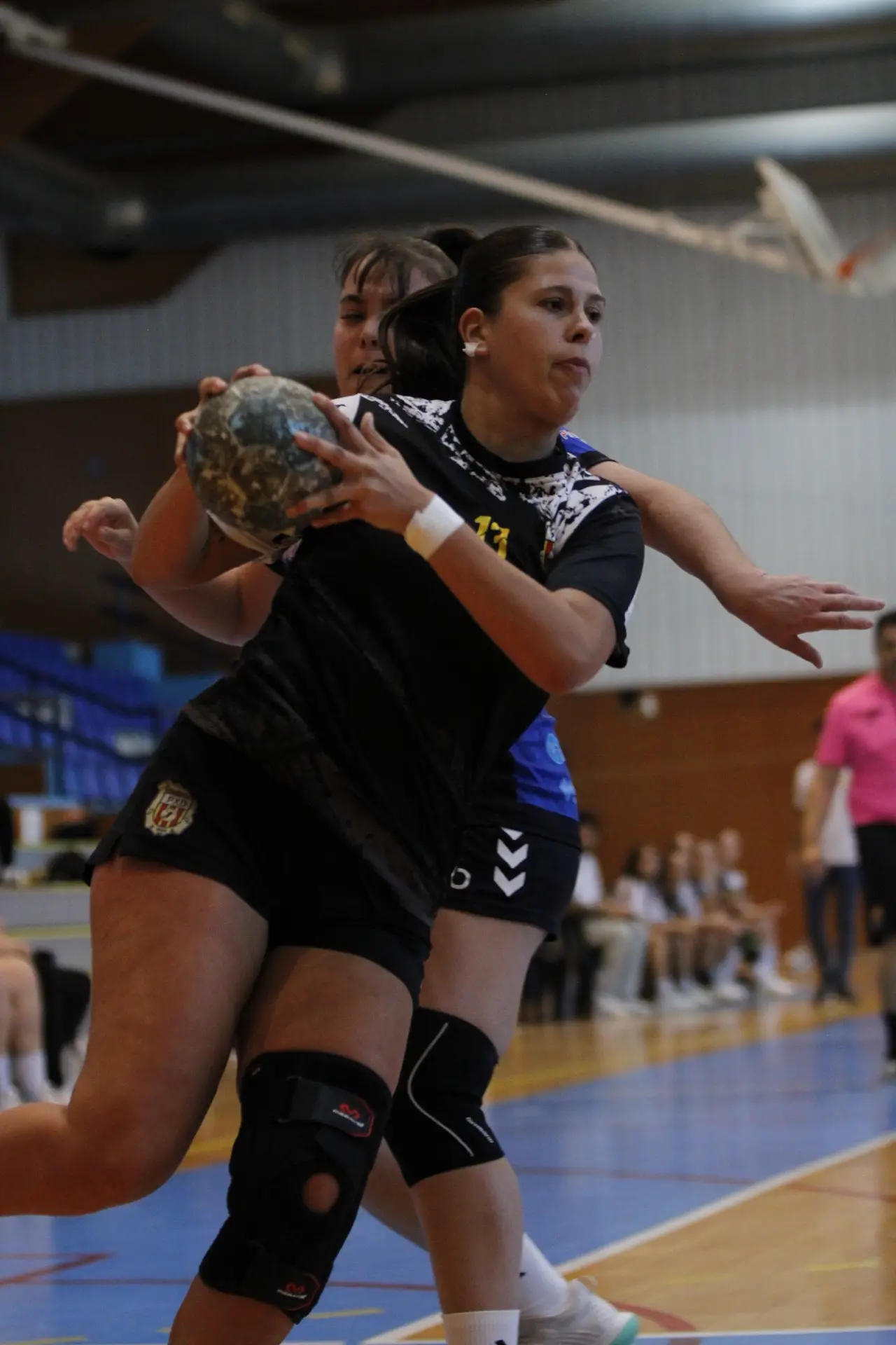 Intensidad y gran nivel competitivo de los equipos sénior de la Peña Deportiva de balonmano en la Copa Federación de Ibiza