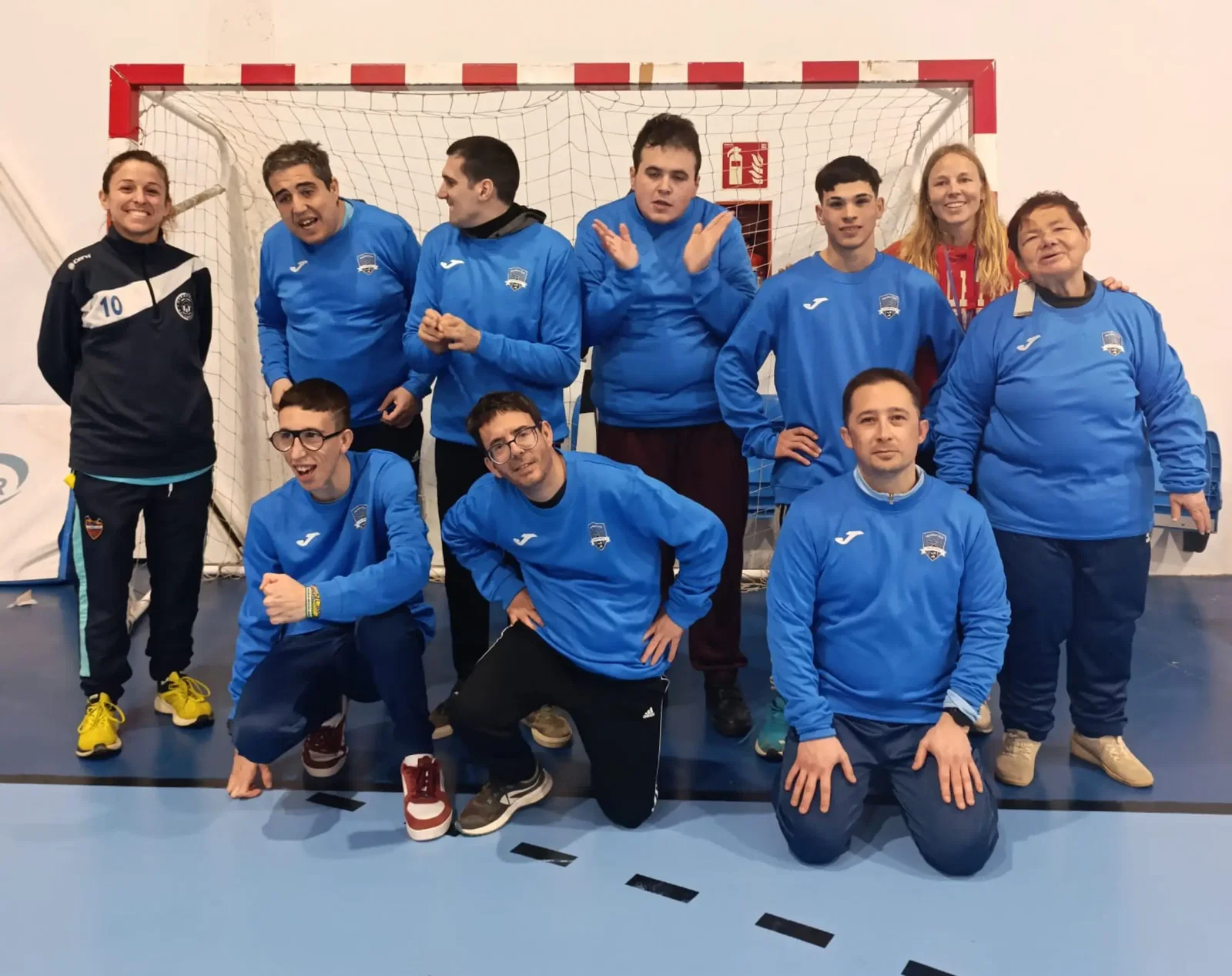 El HC Puig d'en Valls rompe barreras con el Puchi Blau, el exitoso proyecto de integración deportiva a través del balonmano