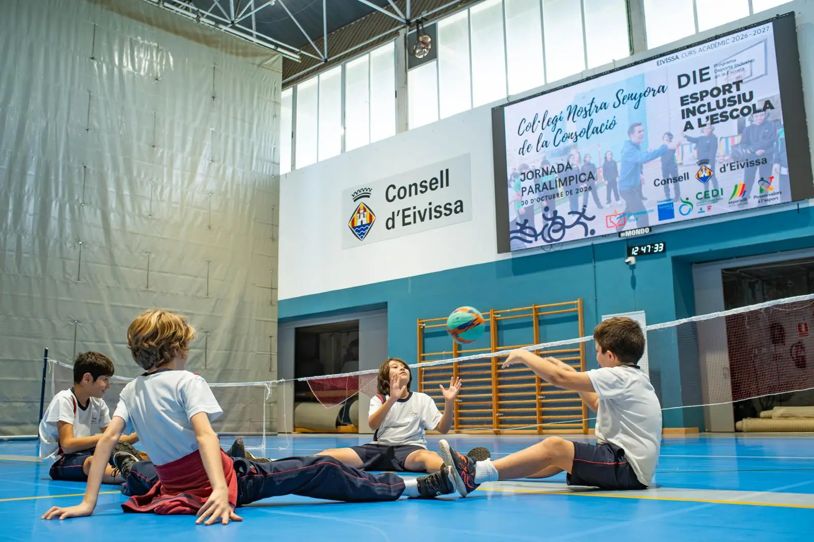 Javier Soto acerca el deporte inclusivo a 250 alumnos del Colegio Nostra Senyora de la Consolació